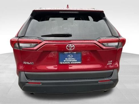 Used 2020 Toyota RAV4 LE image 7
