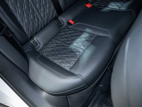 Used 2021 Audi S6 Prestige w/ Prestige Package image 37