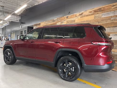 New 2025 Jeep Grand Cherokee L Altitude image 22