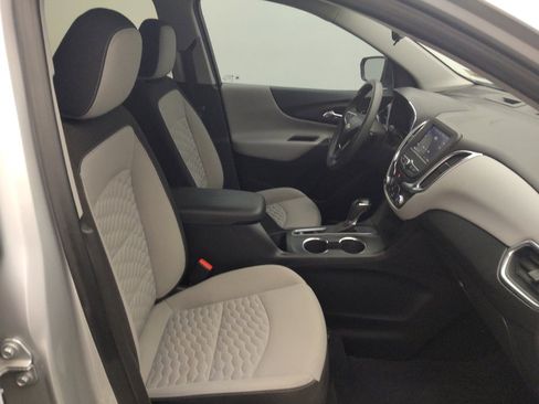 Used 2021 Chevrolet Equinox LS w/ LS Convenience Package image 21
