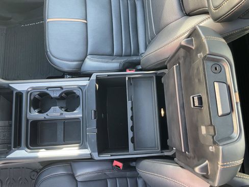 Used 2023 Ford F350 Platinum image 16