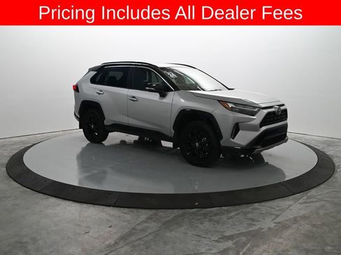 Used 2024 Toyota RAV4 XSE AWD/4WD image 9