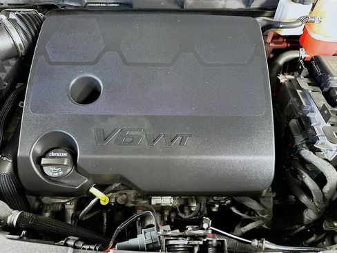 Used 2021 Buick Enclave Avenir w/ Avenir Technology Package FWD image 9