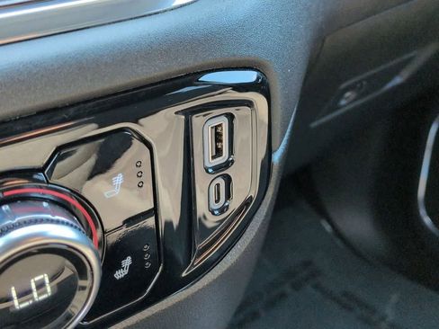 Used 2024 GMC Sierra 1500 SLE w/ Preferred Package image 29