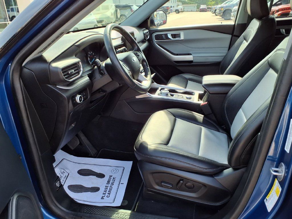 Used 2023 Ford Explorer XLT w/ Equipment Group 202A AWD/4WD image 15
