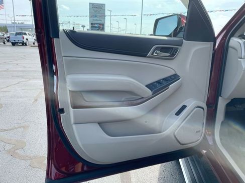 Used 2020 GMC Yukon Denali w/ Denali Premium Package image 11