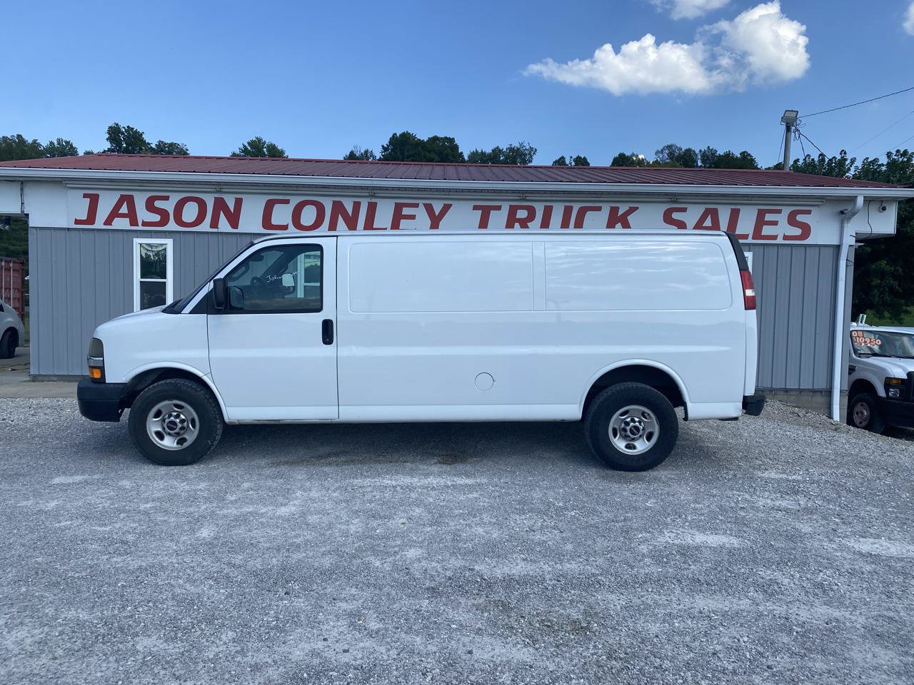 Used 2016 GMC Savana 2500 Extended RWD image 1