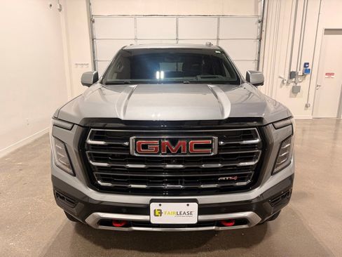 Used 2025 GMC Yukon AT4 w/ AT4 Premium Package AWD/4WD image 2