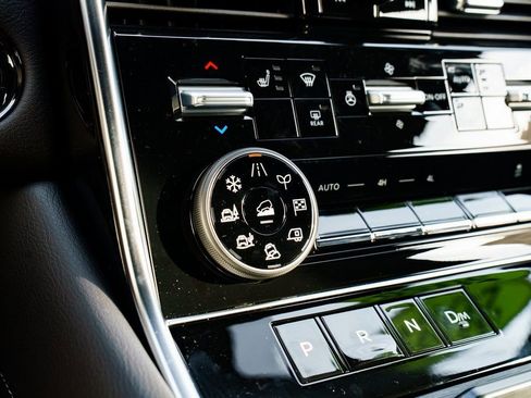 New 2026 Nissan Armada SL w/ Captain's Chari Seat Package image 15