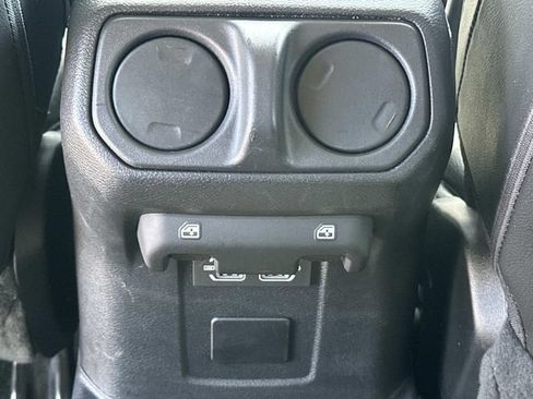 Used 2022 Jeep Gladiator Overland w/ Popular Equipment Package AWD/4WD image 35