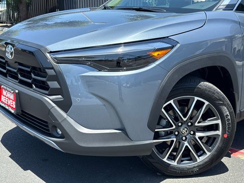 New 2026 Toyota Corolla Cross XLE w/ Convenience Package FWD image 3