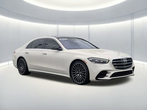 Used 2022 Mercedes-Benz S 580 4MATIC Sedan image 3