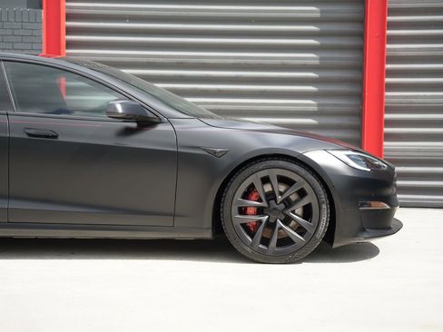 Used 2022 Tesla Model S Plaid image 4