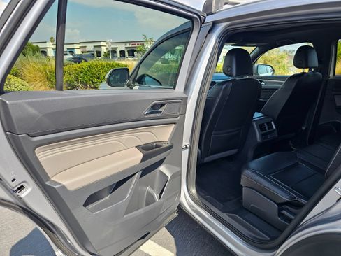 Used 2021 Volkswagen Atlas Cross Sport SE w/ Panoramic Sunroof Package AWD/4WD image 18