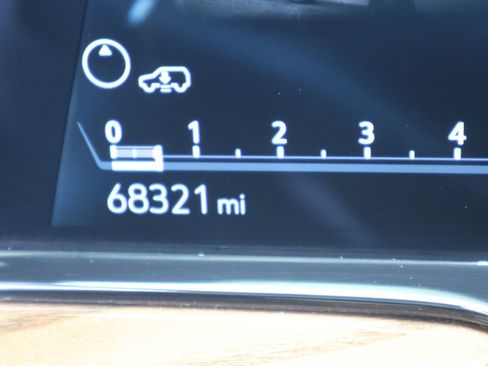 Used 2023 Cadillac Escalade ESV Sport Platinum w/ Heavy-Duty Trailer Package AWD/4WD image 28