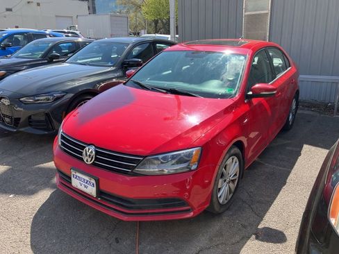 Used 2015 Volkswagen Jetta SE image 3