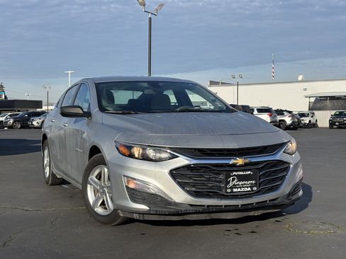 Used 2020 Chevrolet Malibu LS image 2