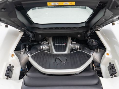 Used 2015 McLaren 650S Spider image 39