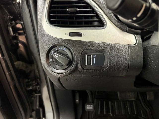 Used 2018 Dodge Journey SE w/ Connectivity Group FWD image 16