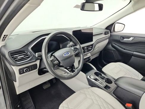 Used 2023 Ford Escape Platinum w/ Premium Technology Package image 32