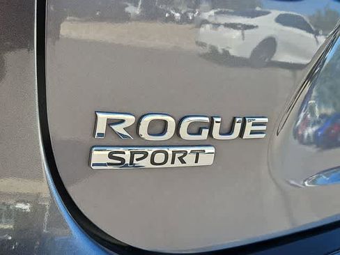 Used 2022 Nissan Rogue Sport S image 12
