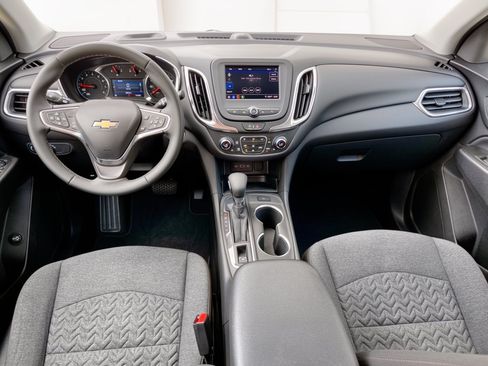 Certified 2024 Chevrolet Equinox LT FWD image 17