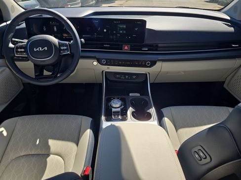 New 2026 Kia Carnival EX image 13