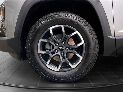 Used 2026 Chevrolet Equinox ACTIV w/ Convenience Package III image 9