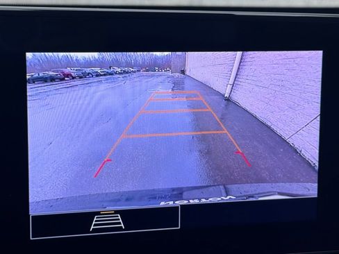 Used 2025 Chevrolet Trax LS image 30