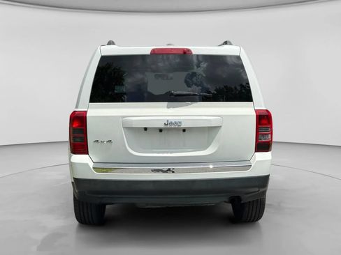 Used 2012 Jeep Patriot Latitude w/ Sun/Sound Group AWD/4WD image 4