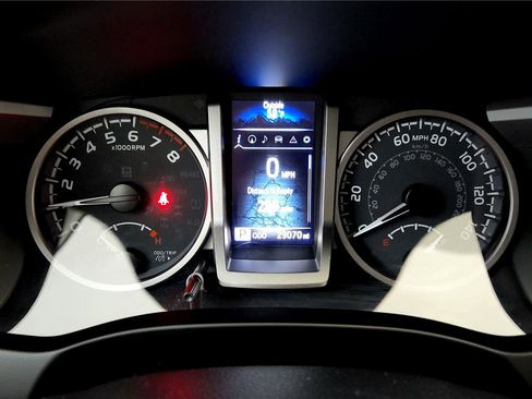 Used 2023 Toyota Tacoma Limited image 18