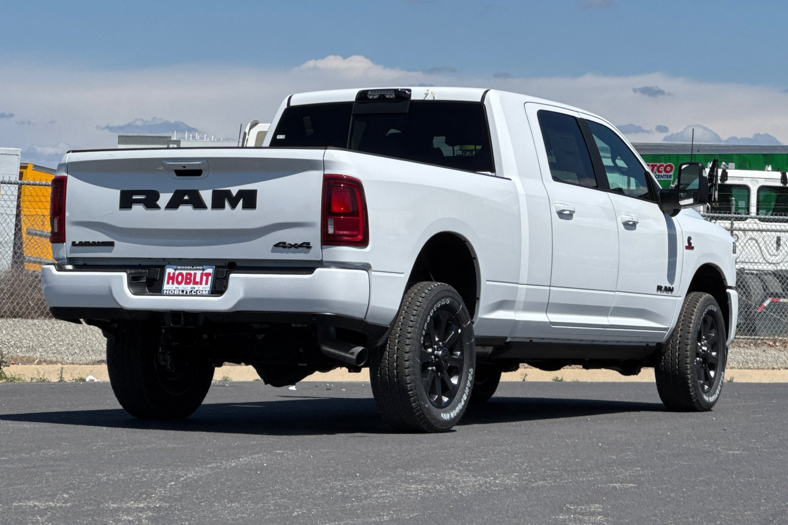 New 2026 RAM 2500 Laramie AWD/4WD image 3