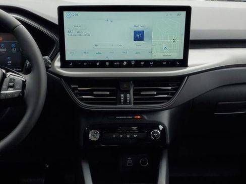 New 2025 Ford Escape SE w/ Class II Trailer Tow Package image 31