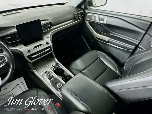 Used 2022 Ford Explorer XLT w/ Equipment Group 202A image 19