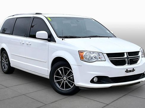 Used 2016 Dodge Grand Caravan SXT FWD image 5