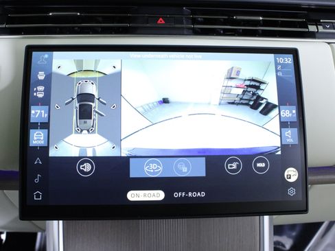 Used 2025 Land Rover Range Rover Autobiography image 28