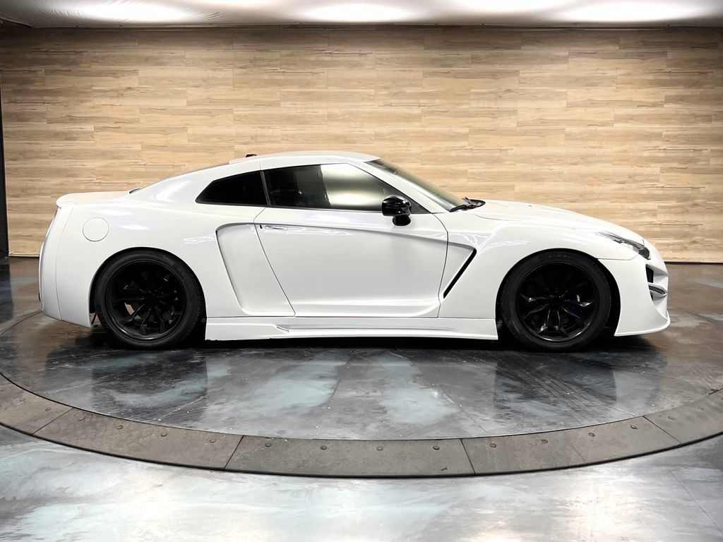 Used 2010 Nissan GT-R Premium AWD/4WD image 11