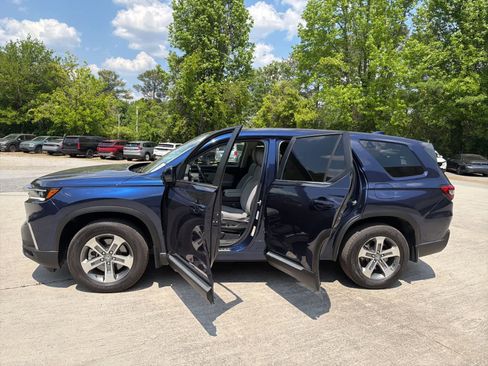 Certified 2025 Honda Pilot EX-L image 17