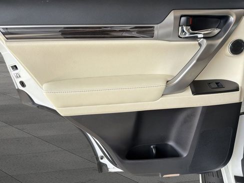 Certified 2022 Lexus GX 460 Premium AWD/4WD image 13
