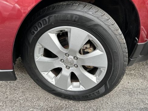 Used 2011 Subaru Outback 2.5i Premium AWD/4WD image 18