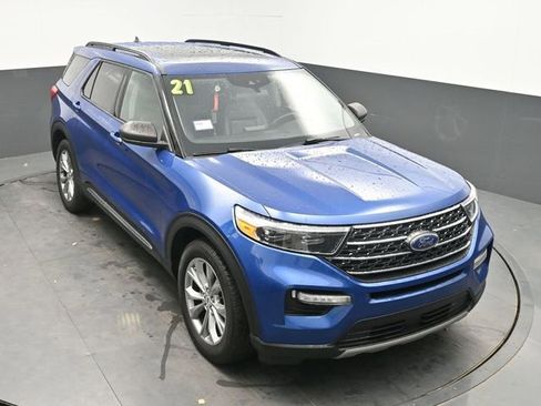 Used 2021 Ford Explorer XLT w/ Equipment Group 202A image 22