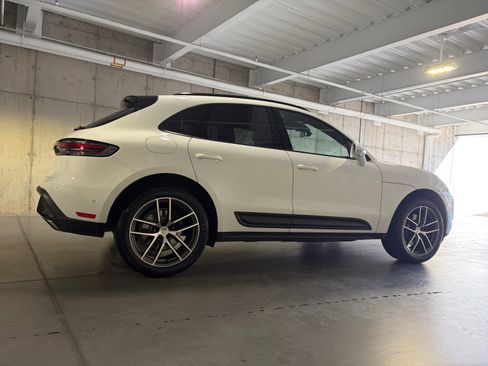 Certified 2026 Porsche Macan AWD/4WD image 8