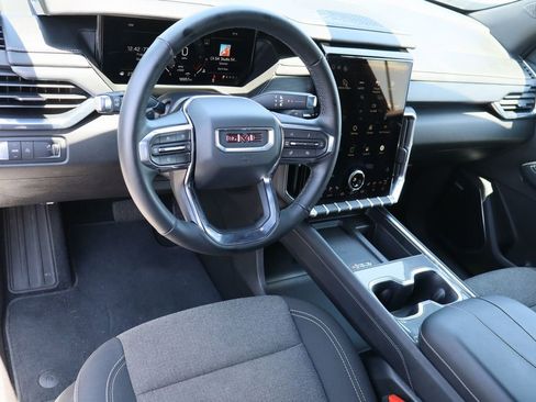 Certified 2025 GMC Acadia Elevation FWD image 11