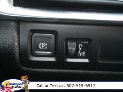 Used 2020 Cadillac XT4 Premium Luxury image 17