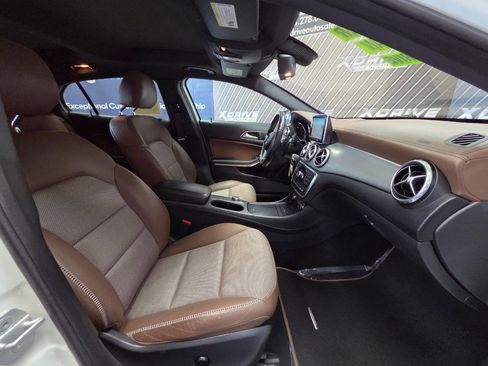 Used 2015 Mercedes-Benz GLA 250 4MATIC image 25