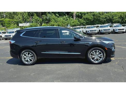 Certified 2023 Buick Enclave Essence w/ Experience Buick Package image 9