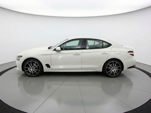 Used 2025 Genesis G70 2.5T image 5