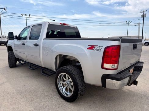 Used 2011 GMC Sierra 2500 SLE w/ SLE Preferred Package image 3