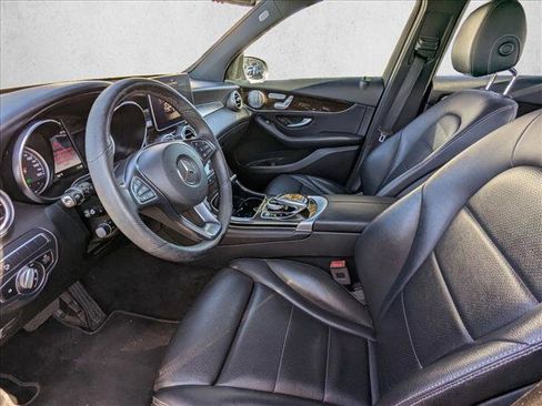 Used 2019 Mercedes-Benz GLC 350e 4MATIC image 16