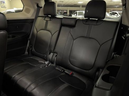 Used 2024 Honda Pilot Touring image 23